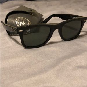 Ray Ban Wayfarer Black Unisex sunglasses
